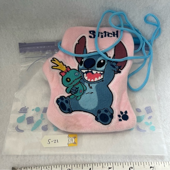 STITCH Small Pink Plush Kiss Lock Necklace Pouch Scrump Disney Japan - Picture 12 of 13